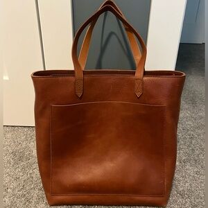 Madewell Zip Top Medium Transport Tote - English Saddle